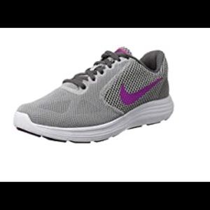 NIKE Women's Sz 9.5 Grey Revolution 3 Running Shoe